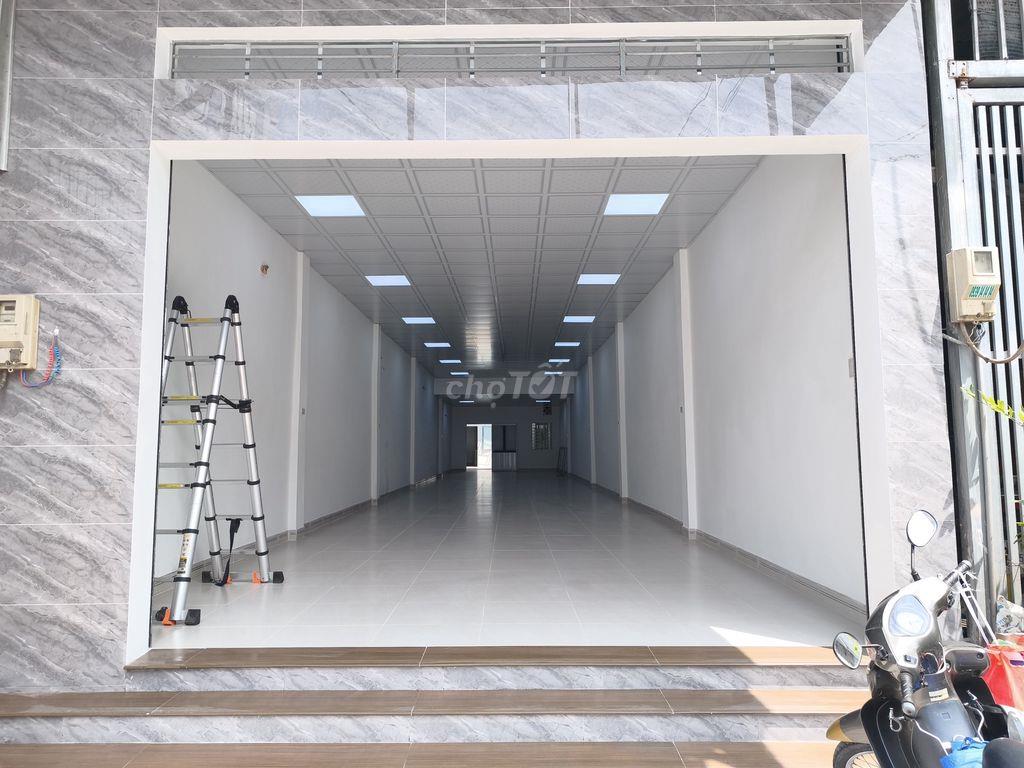 Chính chủ cho thuê mặt bằng mới xây ngay ngã tư cây Sung