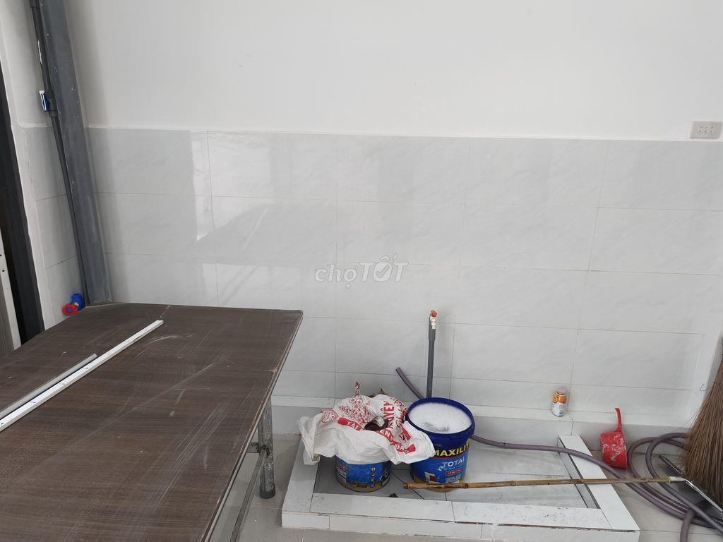 Chính chủ cho thuê mặt bằng mới xây ngay ngã tư cây Sung