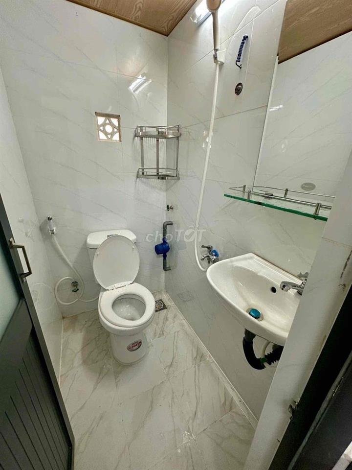 Duplex cửa sổ thoáng nhà đẹp sạch sẽ
