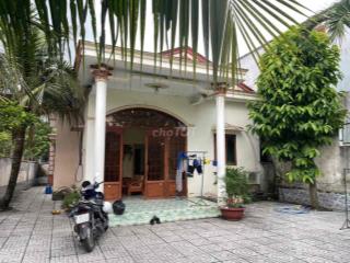 Nhà sân vườn