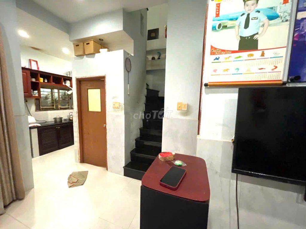 BÁN NHÀ TRỆT LẦU ĐƯỜNG SỐ 18 - HIỆP BÌNH CHÁNH, THỦ ĐỨC  GẦN GIGAMALL