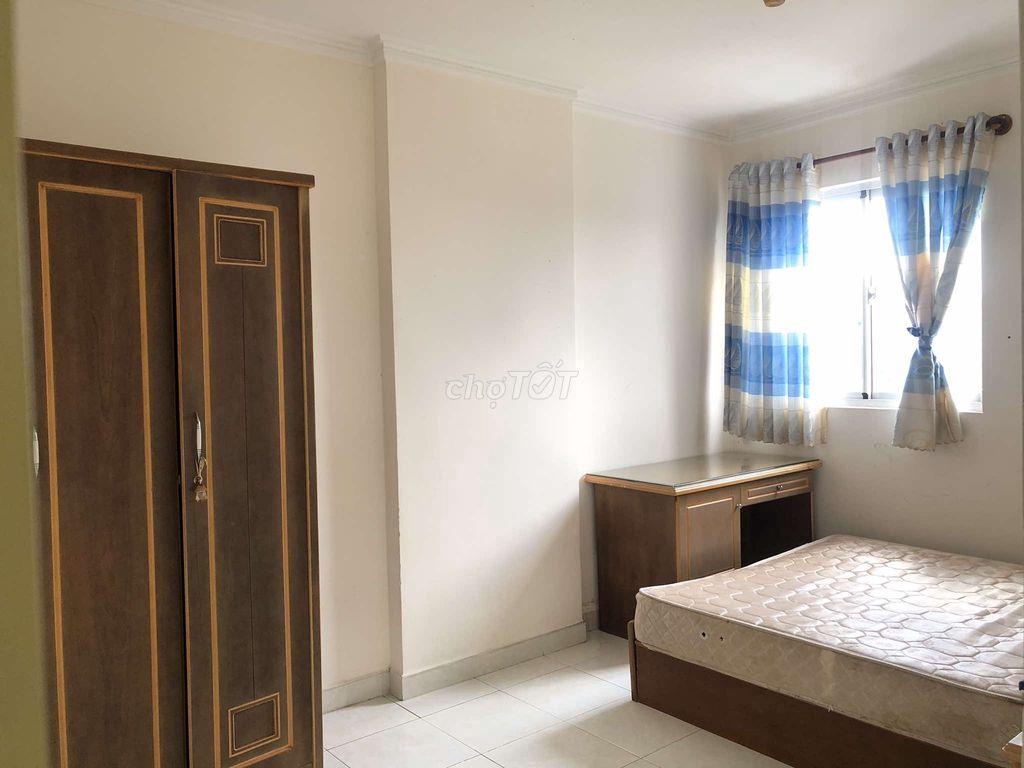 Cần bán căn hộ Central Garden Quận 1, Dt : 78m2, 2PN, 4.7 ty/căn