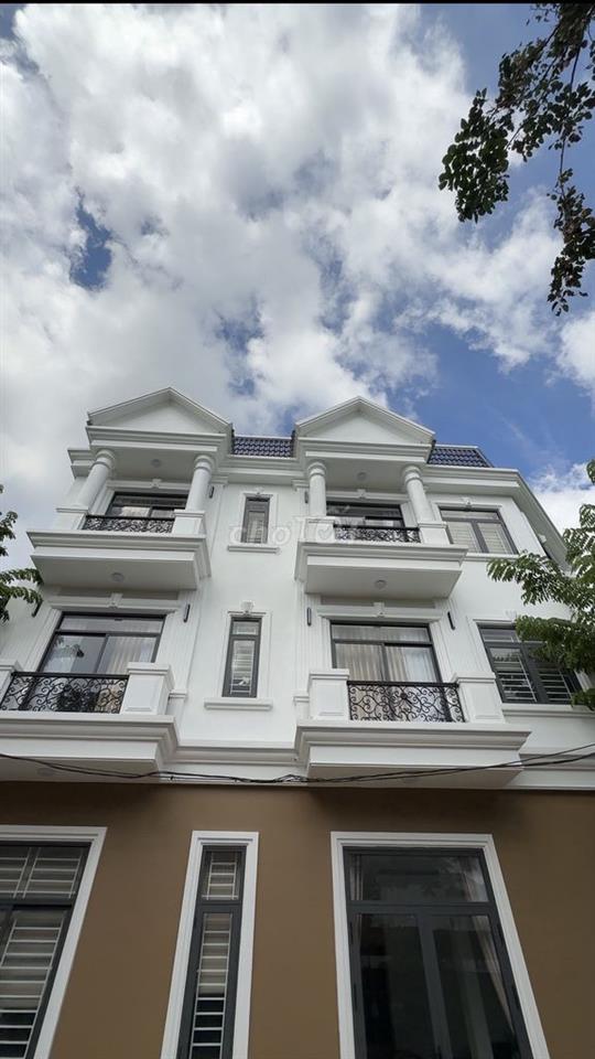 Nhà Phố TM KDC Nguyễn Văn Tiết, P.Lái Thiêu, Tp.HCM. Giá 6,6 tỷ, 330m2
