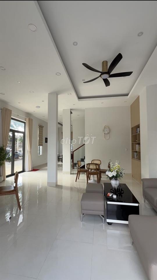 Nhà Phố TM KDC Nguyễn Văn Tiết, P.Lái Thiêu, Tp.HCM. Giá 6,6 tỷ, 330m2