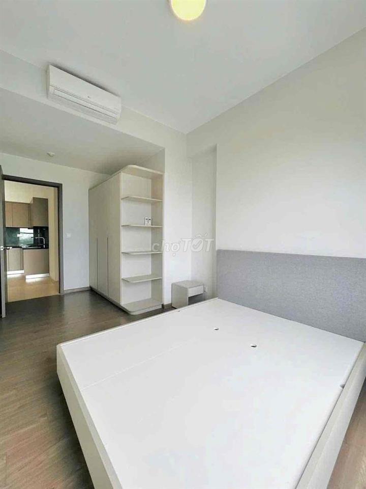Căn góc 3 Phòng ngủ ; Giường tủ đầy đủ; Ở liền được. Chỉ 9,5 tr/tháng