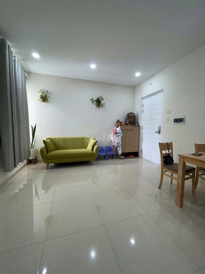 Bán Căn 62m2 Có nội thất; Mới và đẹp. Chỉ 2,2 tỷ. LH HƯƠNG xem nhà