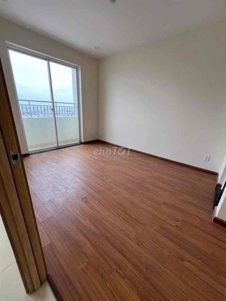 Căn DUPLEX Thông tầng có 4PN và 4WC; Có Full máy lạnh. Giá 12 tr/thang