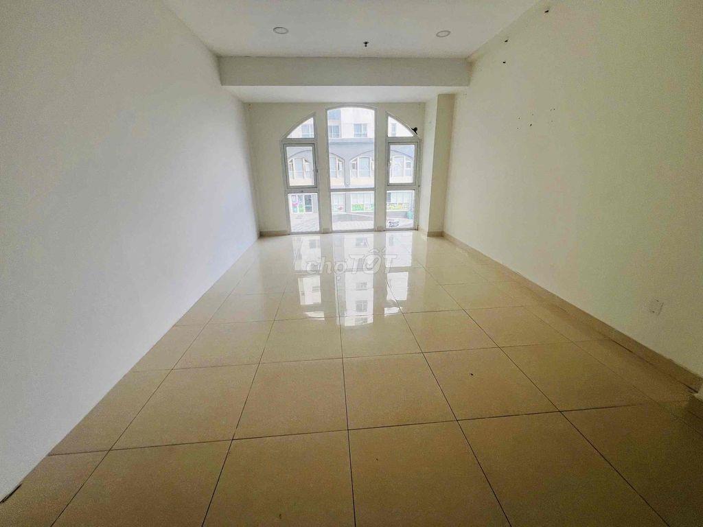 Shop Dreamhome Kinh doanh; Mặt bằng đang trống. LH xem và thuê !