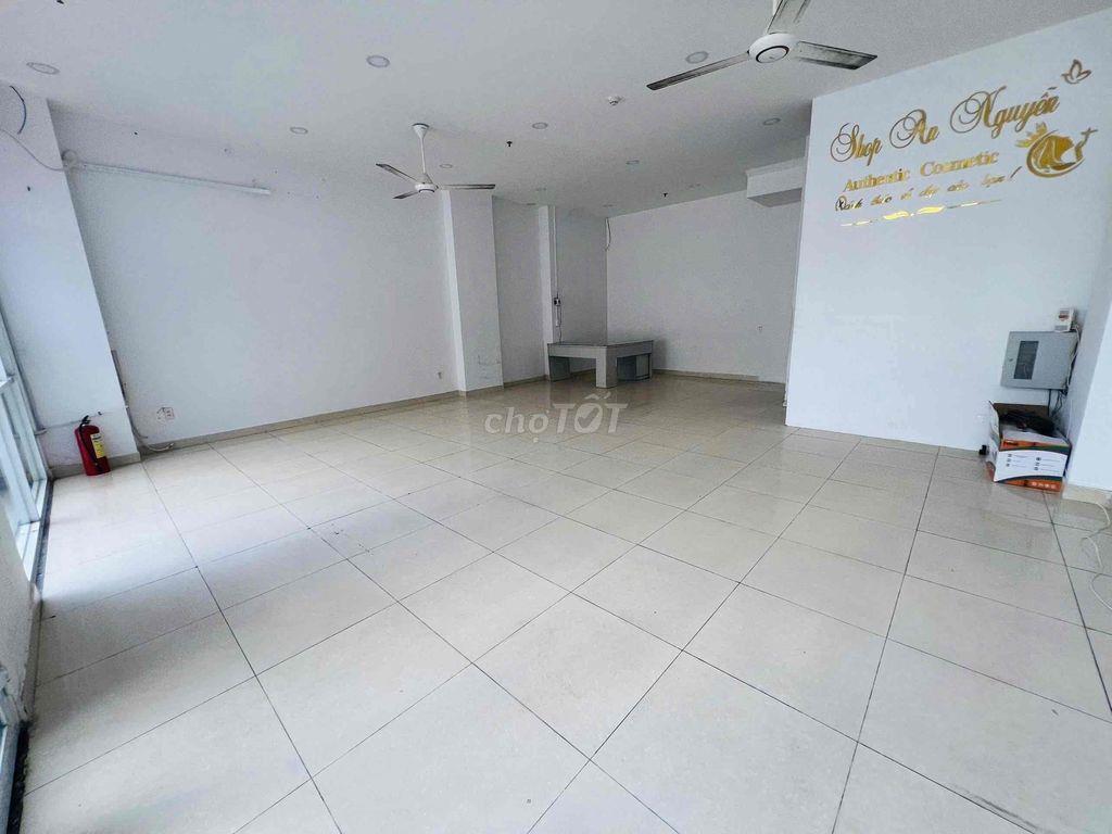 Shop Dreamhome Kinh doanh; Mặt bằng đang trống. LH xem và thuê !
