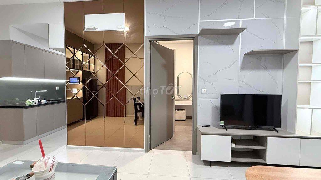 Đầy đủ nội thất thiết kế cho thuê 2PN & Ở liền được. LH Hương