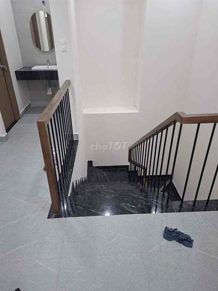 Villa đang trống cho thuê ; Chỉ 13 tr/tháng. LH Hương