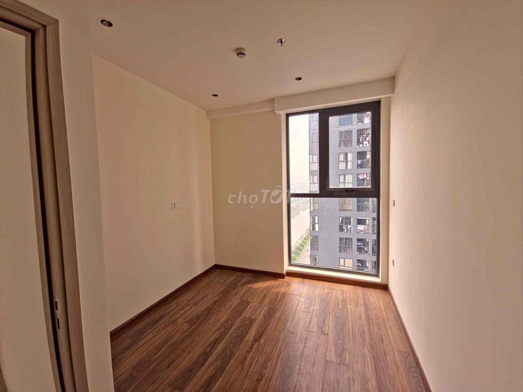 Cho thuê Căn 3PN nhà trống; View Võ Văn Kiệt. Giá 14 triệu. LH Hương