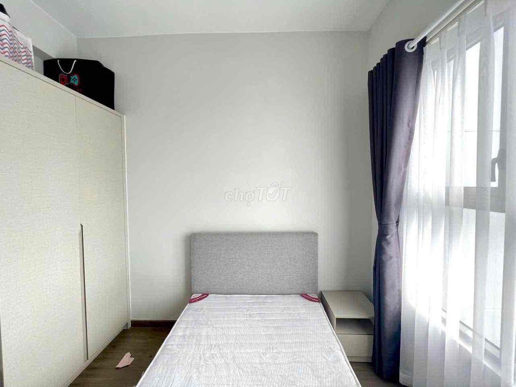 Cho thuê Căn 3PN View Hồ bơi. Giá Thuê 14 tr; Full nội thất