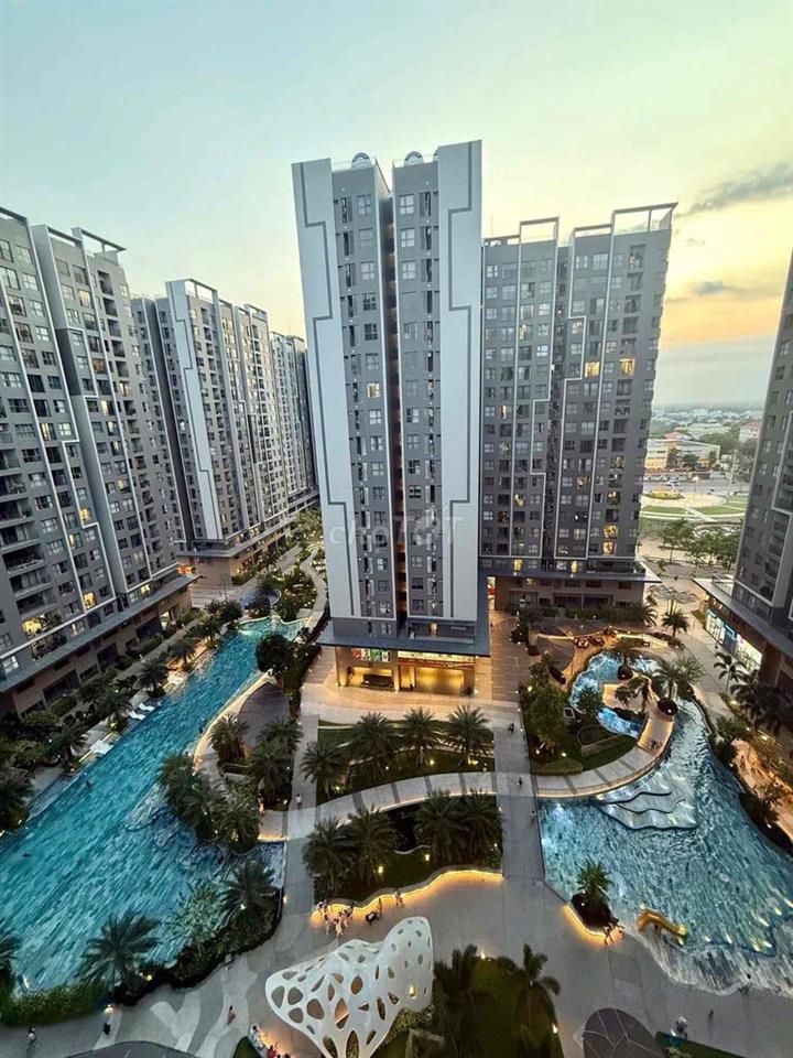 Cho thuê Căn 3PN View Hồ bơi. Giá Thuê 14 tr; Full nội thất