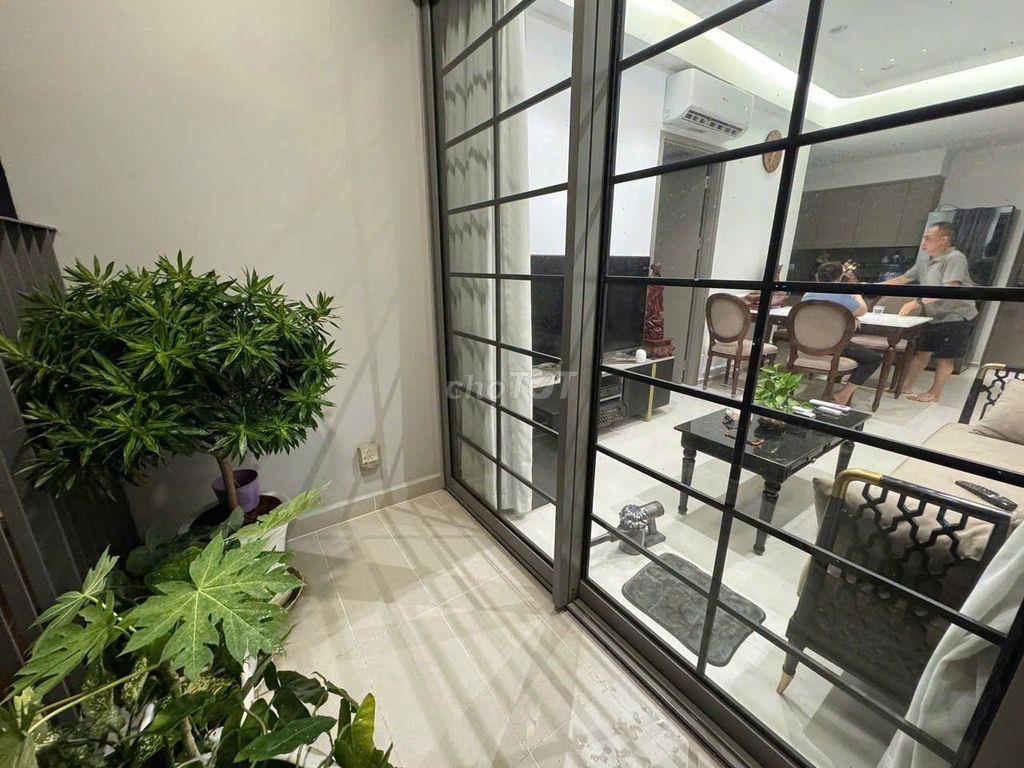 Căn hộ 2PN có bancon nội thất thiết kế; Trống sẵn. Chỉ 12 tr/tháng