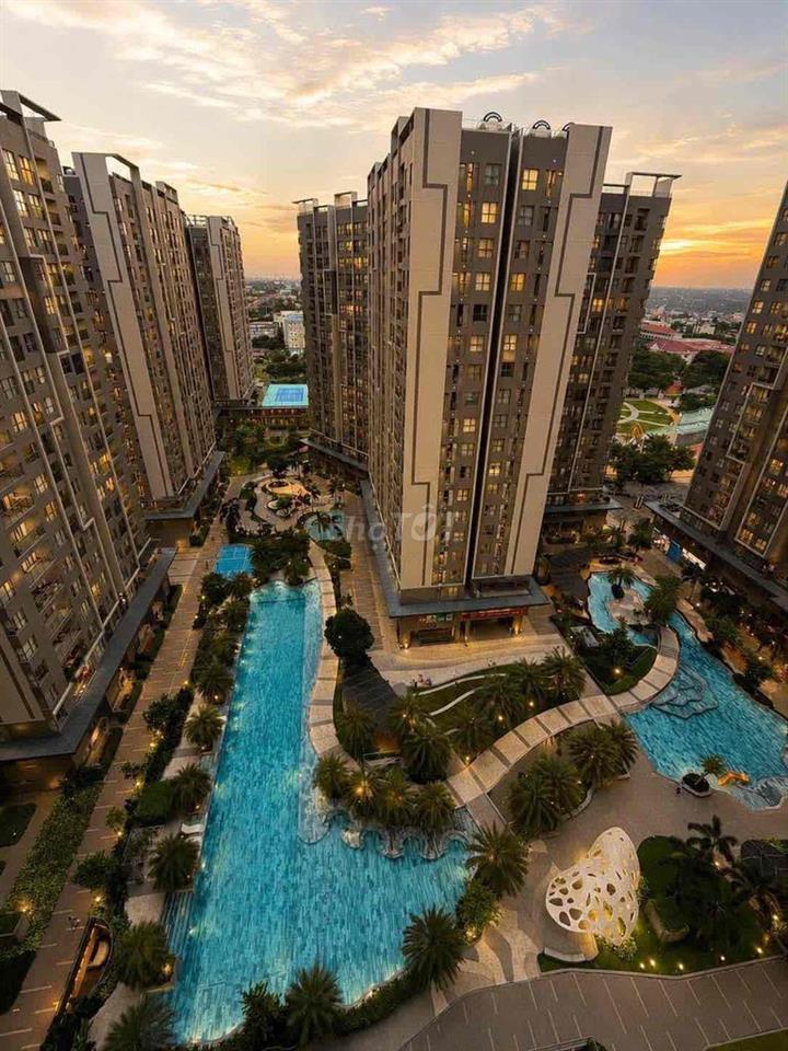 Bán Căn 3PN (112) - Giá bán 4,4 tỷ Full nội thất. LH Hương