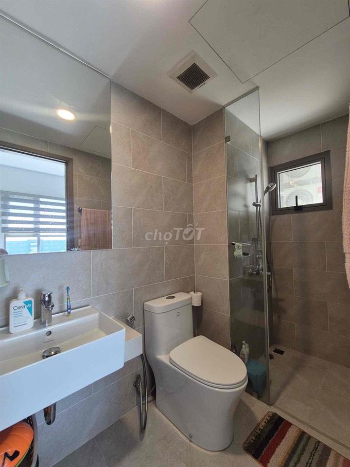 Bán Căn 2PN và 2WC View Hồ ; Giá bán 2,690 tỷ. Full nội thất