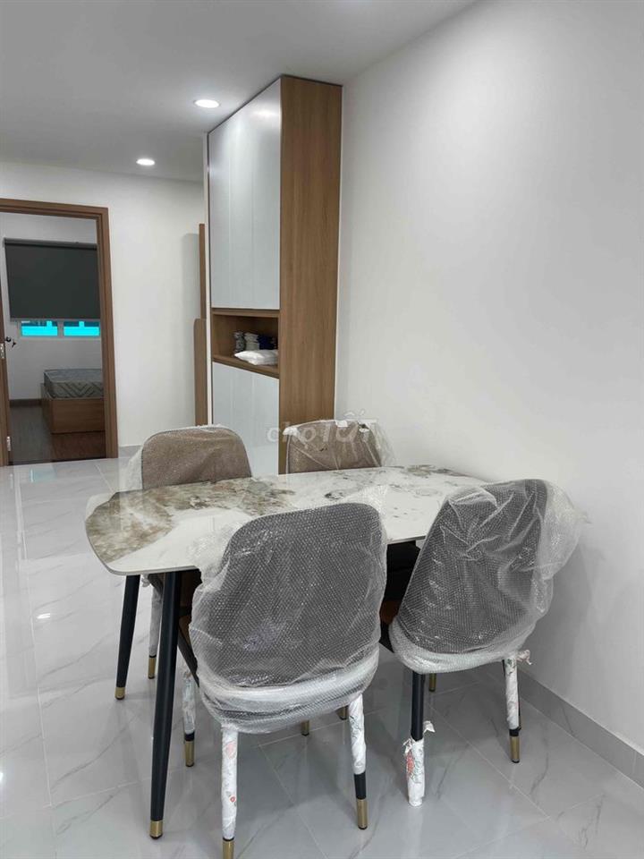 cần chuyển nhà nên để lại căn block B dãy D tầng 14 view sông