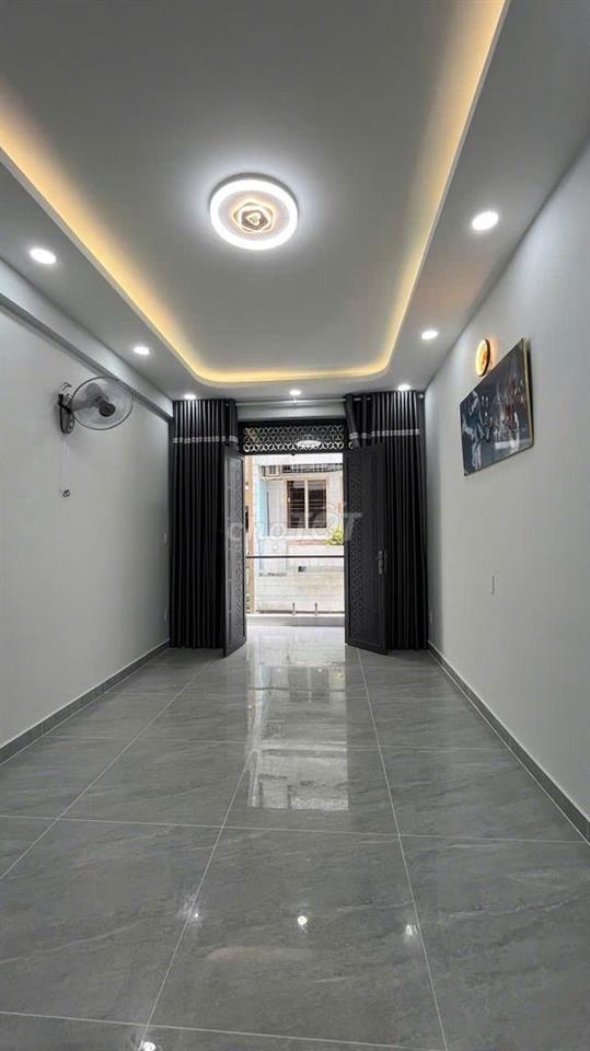 Cần bán nhà mặt tiền đường Nguyễn Tiểu La 202/….  Phường 08