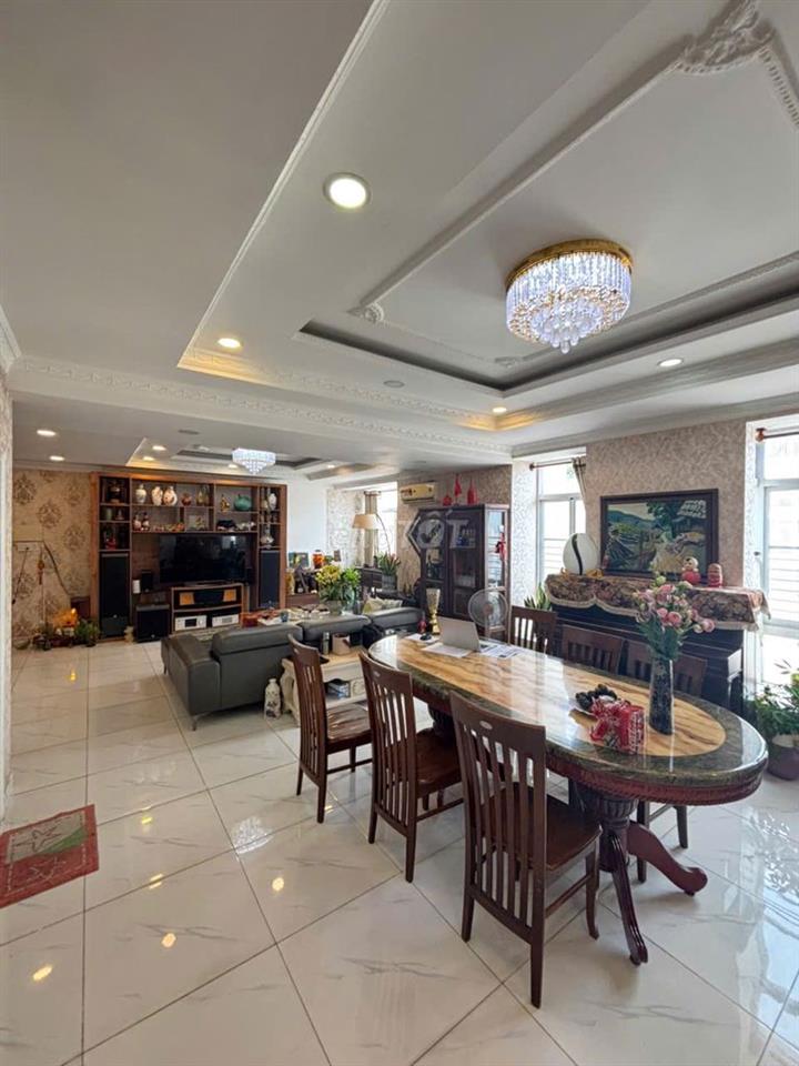 Cần bán gấp Penthouse chung cư Sky Garden 3,  Phạm Văn Nghị