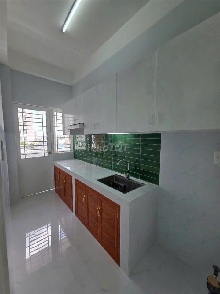 Cần bán căn hộ chung cư Phú Thọ Mặt tiền đường 