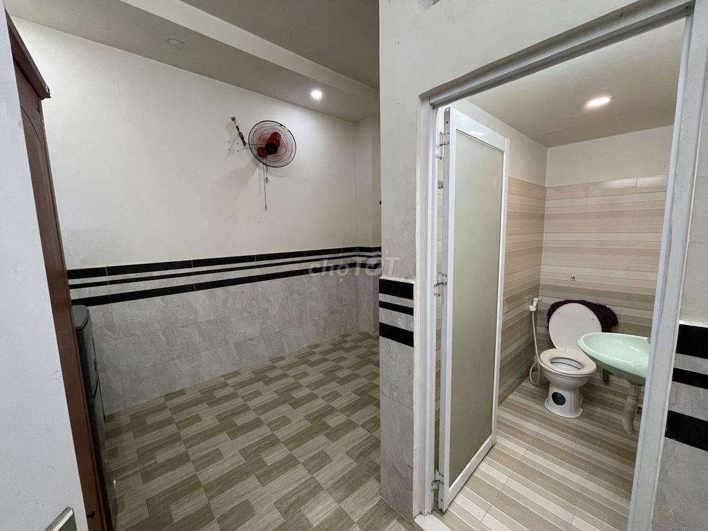Phòng trọ tiện nghi 380 đồng văn cống, 16m2, giá 2,8tr