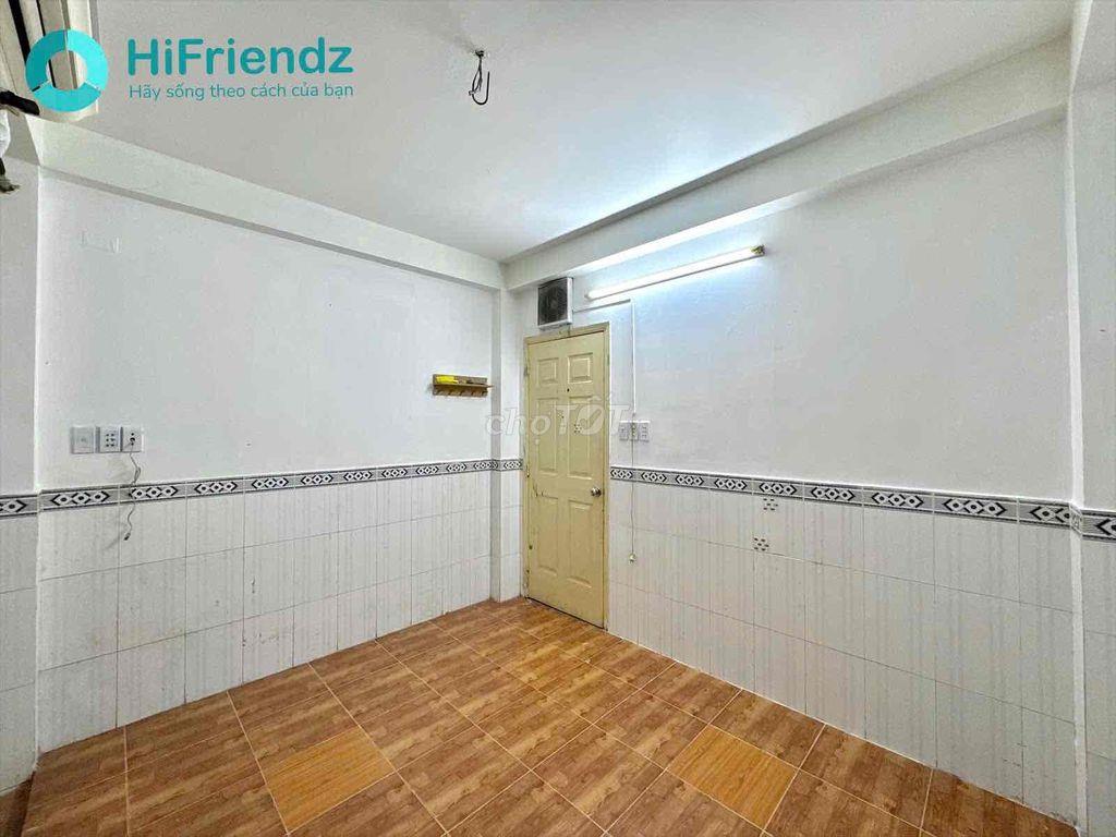 STUDIO BAN CÔNG GẦN HCMUE, SGU, MÁY LẠNH