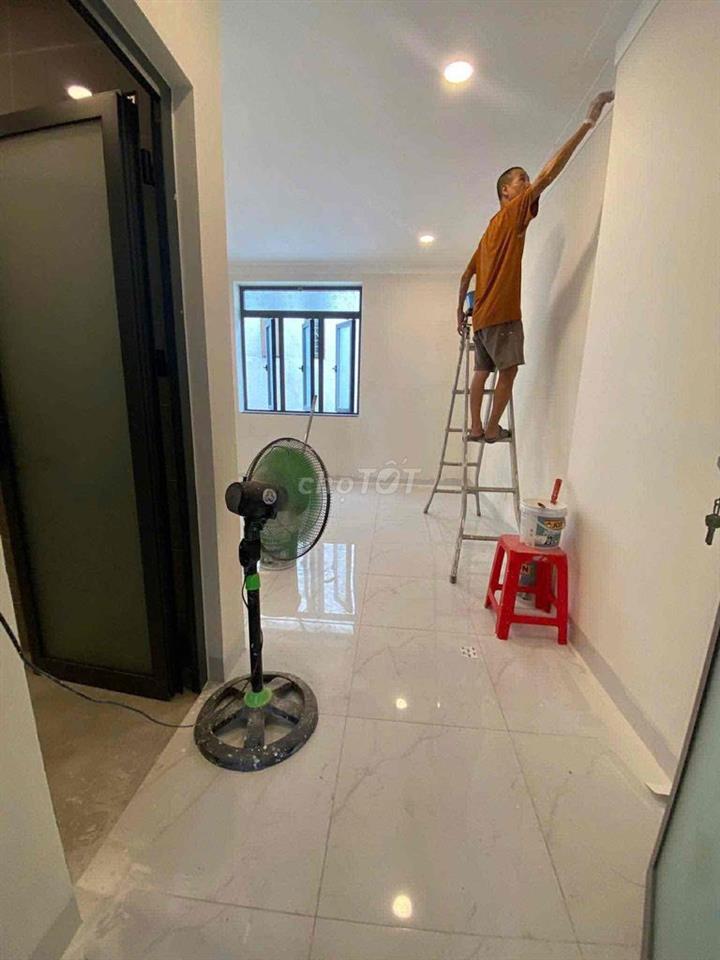 STUDIO SIÊU RỘNG CÓ BAN CÔNG, GIÁ MỀM GẦN UEH, VHU