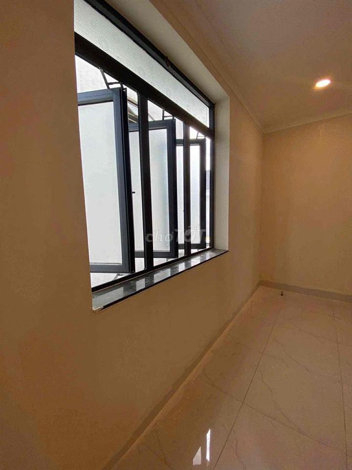STUDIO SIÊU RỘNG CÓ BAN CÔNG, GIÁ MỀM GẦN UEH, VHU