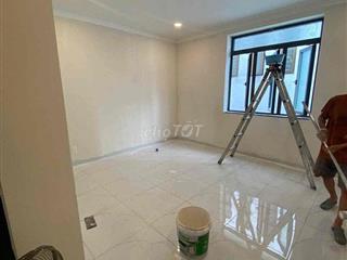 STUDIO SIÊU RỘNG CÓ BAN CÔNG, GIÁ MỀM GẦN UEH, VHU