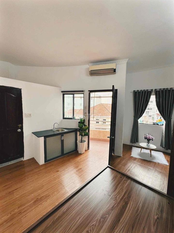 STUDIO BAN CÔNG FULL NỘI THẤT – GẦN ĐẠI HỌC Y DƯỢC