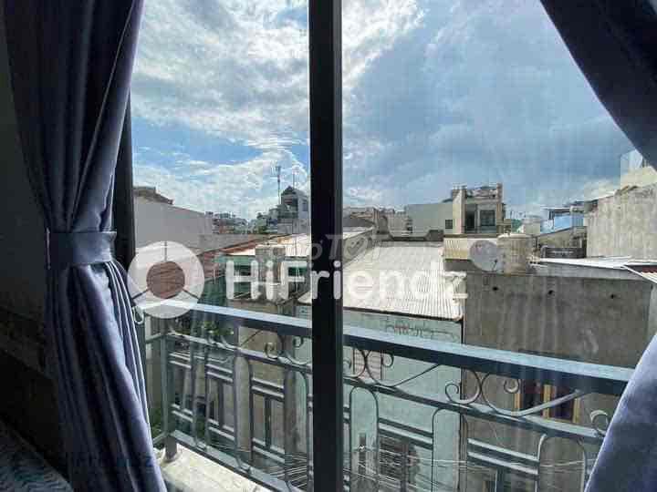 CHO THUÊ PHÒNG BAN CÔNG NHẬN XE ĐIỆN