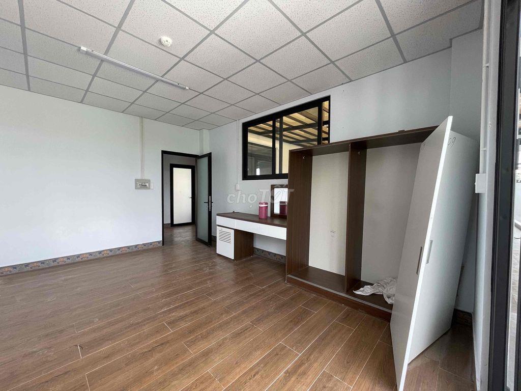 Căn hộ mới 100% gần Bến xe Q8– Ban công –  Thang máy - Cho nuôi pet