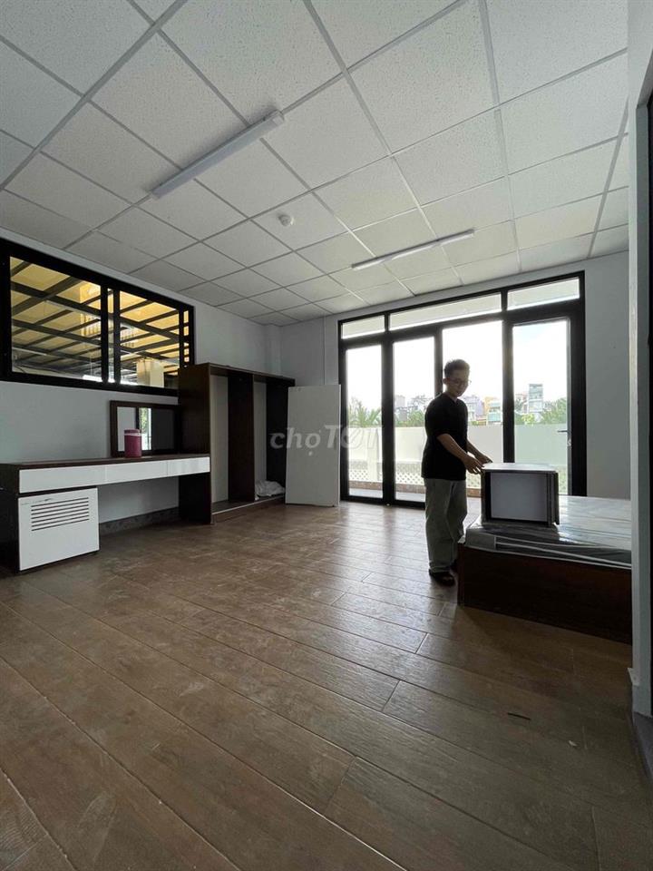 Căn hộ mới 100% gần Bến xe Q8– Ban công –  Thang máy - Cho nuôi pet