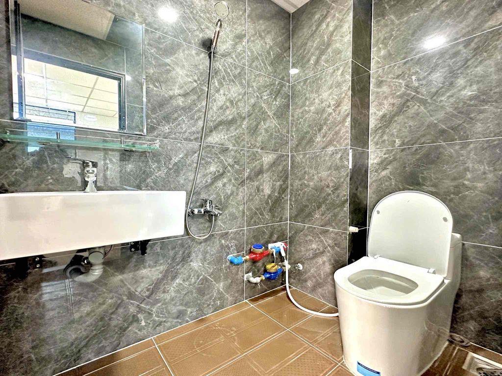 Phòng có ban công riêng 50m2 ngay view sông bao mát gần bến xe Q8