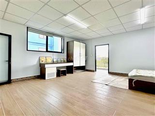 Phòng có ban công riêng 50m2 ngay view sông bao mát gần bến xe Q8