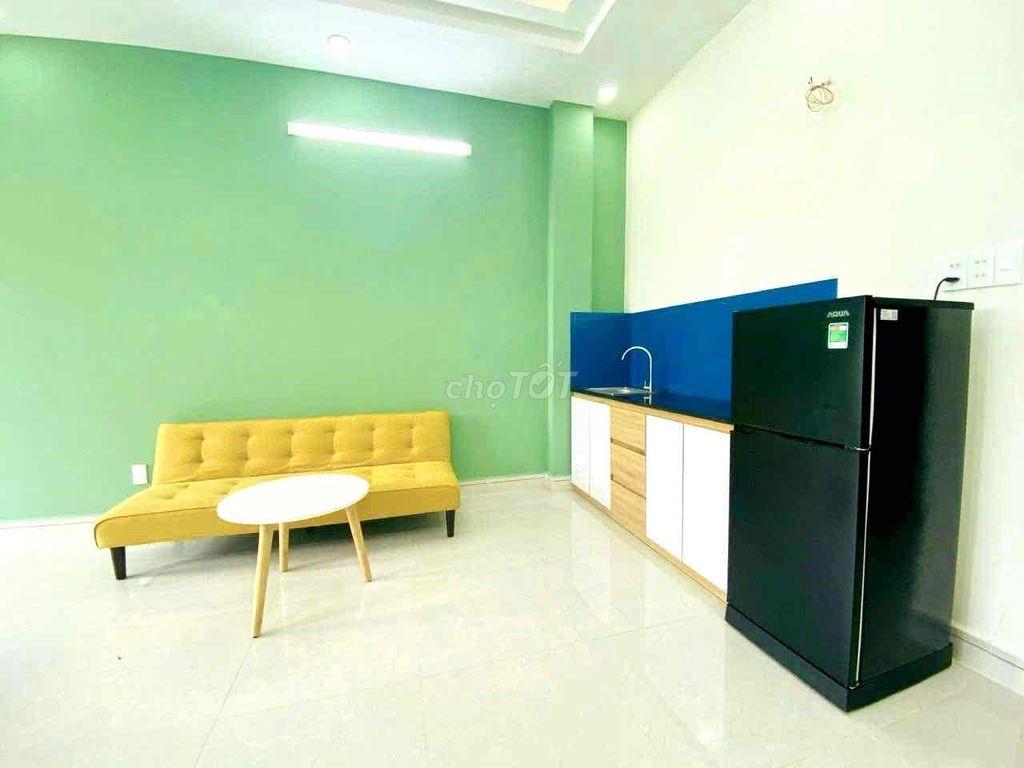 Phòng ban công cho thuê Dương Bá Trạc phòng lớn giá 6tr9 còn giảm thêm
