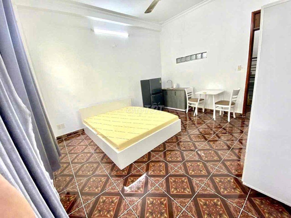 CHO THUÊ STUDIO FULL NỘI THẤT – CỬA SỔ LỚN THOÁNG MÁT –  PHẠM HÙNG