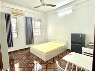CHO THUÊ STUDIO FULL NỘI THẤT – CỬA SỔ LỚN THOÁNG MÁT –  PHẠM HÙNG