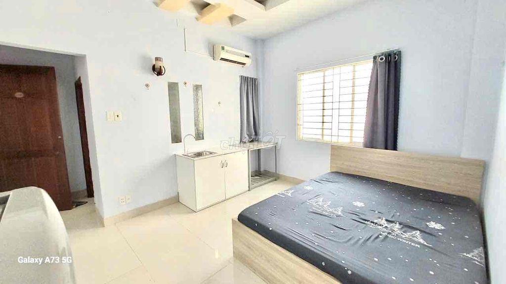 Studio Full Nội Thất Có Kệ Bếp – Cửa Sổ Lớn Thoáng Mát – Dương Bá Trạc