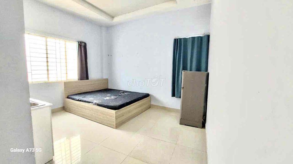 Studio Full Nội Thất Có Kệ Bếp – Cửa Sổ Lớn Thoáng Mát – Dương Bá Trạc
