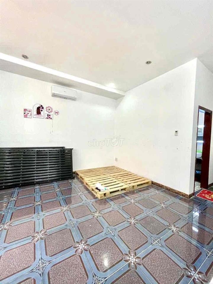 NGAY PARC MALL FULL NỘI THẤT Ở ĐƯỢC 4NG GIÁ 5TR5 CHỈ TÍNH ĐIỆN NƯỚC