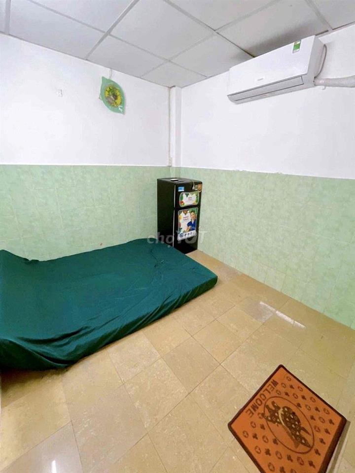 Cho thuê phòng trọ giá rẻ – 2,6 triệu – Có máy lạnh - Lầu 3 P16 Q8