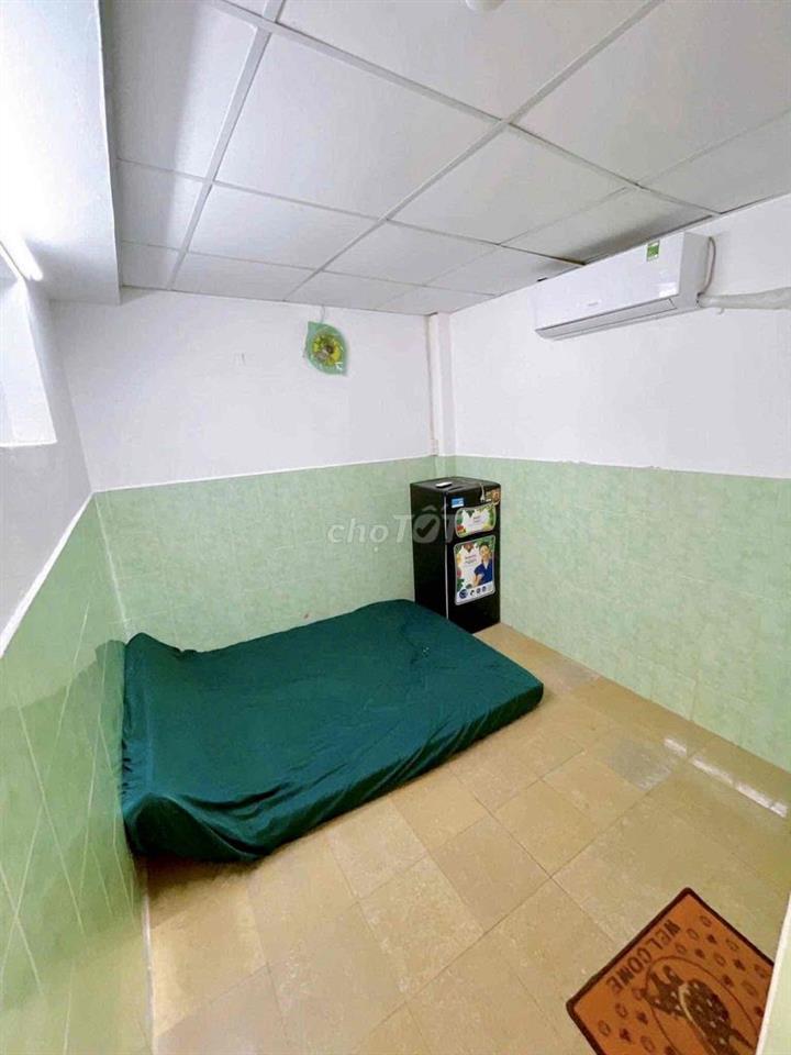 Cho thuê phòng trọ giá rẻ – 2,6 triệu – Có máy lạnh - Lầu 3 P16 Q8