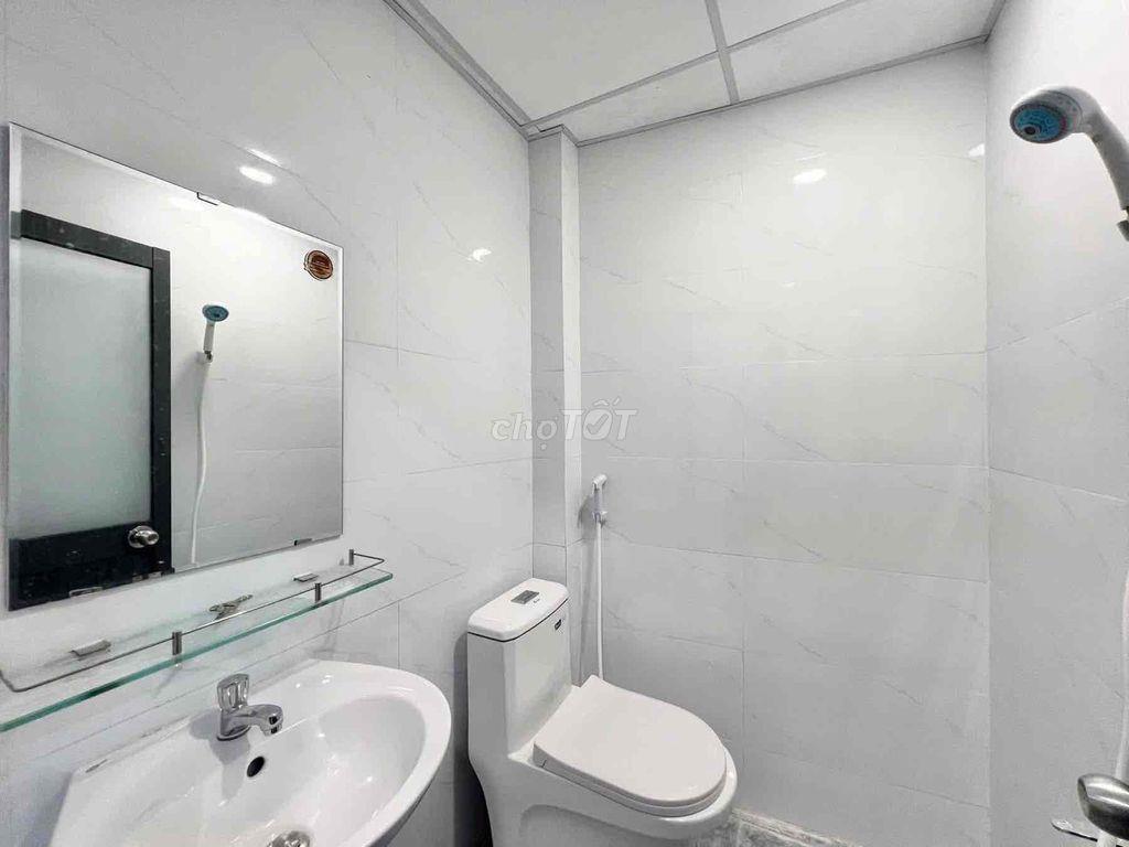 Phòng trọ 25m² Phạm Hùng Q8 – Có gác, máy lạnh, cửa sổ – 5tr4
