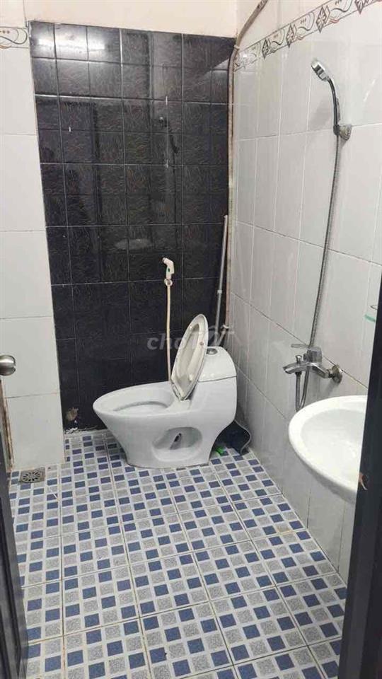 CHO THUÊ PHÒNG TRỌ TẦNG TRỆT FULL NỘI THẤT – GIÁ 4TR TẠ QUANG BỬU