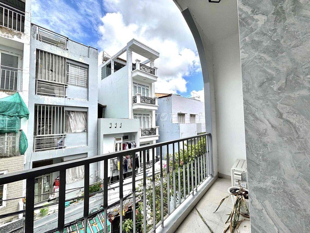 PHÒNG ĐẸP NHƯ KHÁCH SẠN, CÓ BAN CÔNG TẠI ÂU DƯƠNG LÂN. GIÁ CHỈ 5TR6.