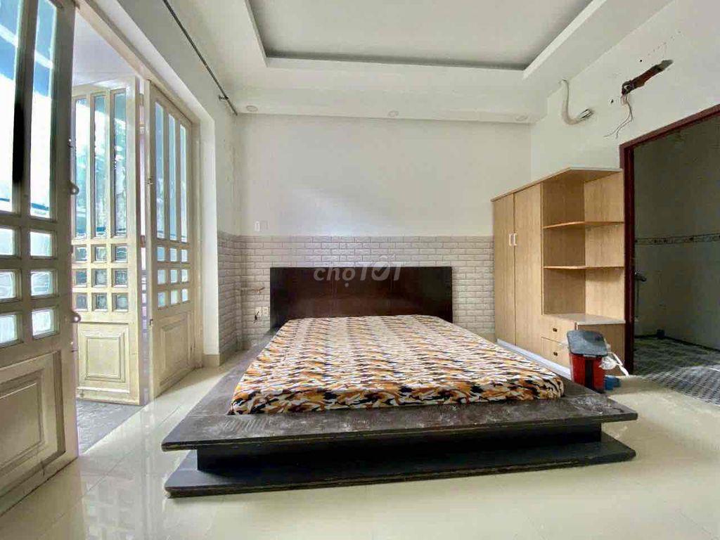CHO THUÊ PHÒNG FULL NỘI THẤT CÓ BAN CÔNG – TẠ QUANG BỬU, Q8 GIÁ 5,8TR