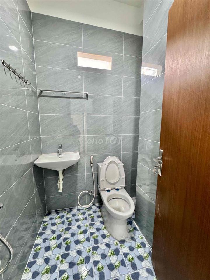LÊ BÔI P7 Q8 SẴN PHÒNG 3TR6 Ở LIỀN GẦN TRƯỜNG UEH VĂN HIẾN, GẦN CHỢ