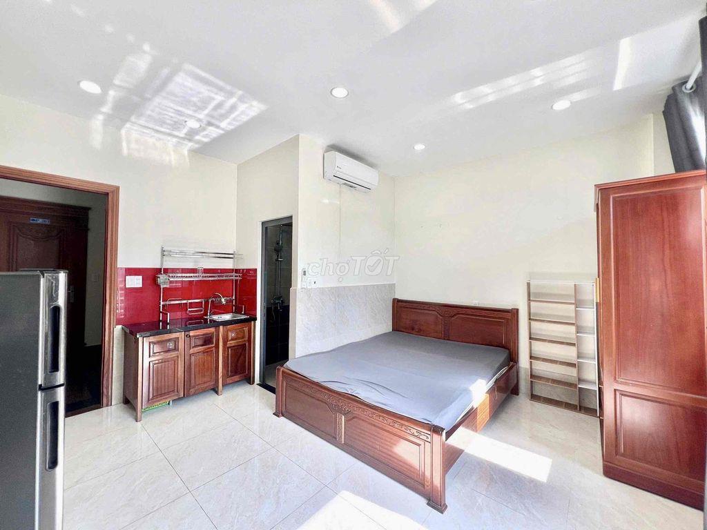 PHÒNG CÓ BAN CÔNG SIÊU RỘNG MÁT - FULL NỘI THẤT GỖ NGAY P4 Q8 - GIÁ 5T